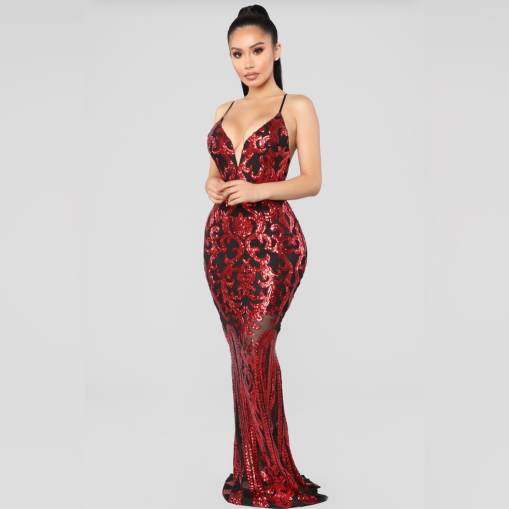 ❤️🖤 Fashion Nova Guest of Honor Red & Black Sequin Gown – Size XS